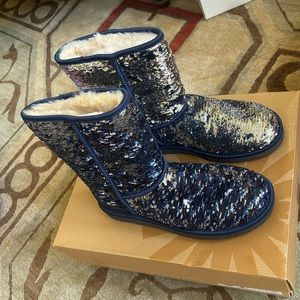 Ugg size 9 sequin short boot